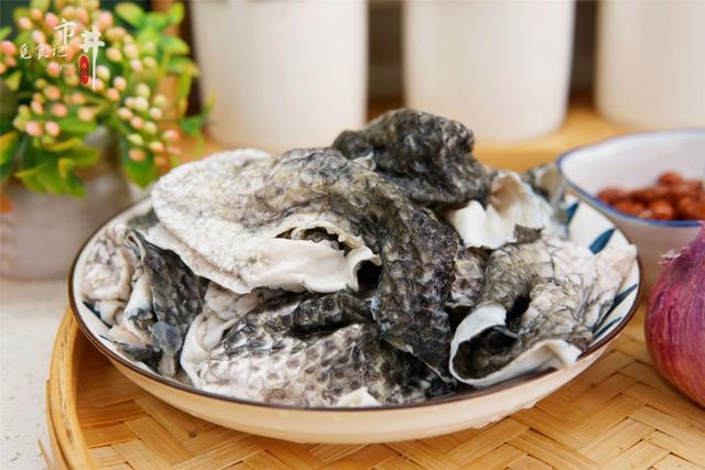 30岁吃胶原蛋白有用吗 2025年30岁吃胶原蛋白有用吗知乎