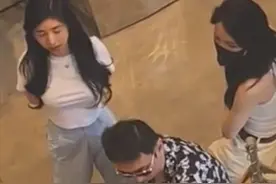 王思聪疑乘私人飞机带一群网红购物！新女友前凸后翘，高颜值吸睛图片