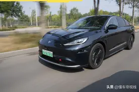 新车｜华为智驾系统加持，秒变老司机？试驾极狐阿尔法S全新HI版图片