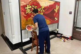 郊区大队精心制作“龙江四大精神”主题板报图片