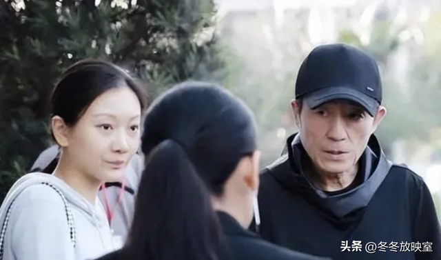 张艺谋“晚节不保”，妻子连夜转移资产出国，圈内早有征兆