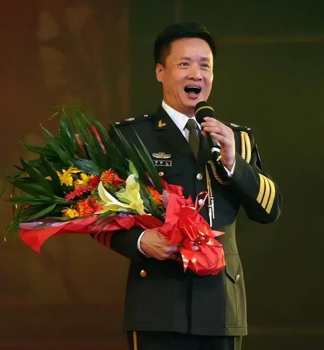 作品“又黄又暴力”被央视点名批评，撒贝宁：他的作品，少儿不宜