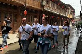 大量欧洲旅客进入内地，竟不是为了旅游。而是为了我国的白酒？图片