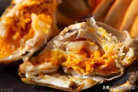 蒸螃蟹，直接上锅蒸容易掉腿流黄，牢记3点，出锅完整鲜美无腥味图片