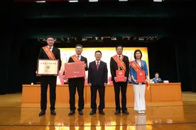 杜锋国家队开拔前再获奖励！国家男篮12人呼之欲出，锋线1上1下图片