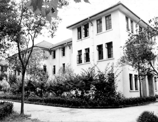 挟万里涛，翻千重浪！@2023届高考生，西南政法大学——候君至、等风来！