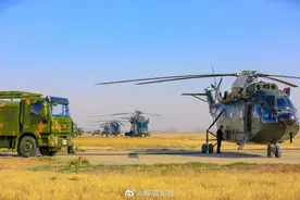 铁翼飞旋！看战鹰突击图片