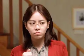 《西虹市首富》夏竹长得丑？摘掉眼镜剪个刘海，美到让你认不出图片