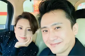 杨帆老婆李枫：嫁初恋男友，婚后生两个女儿，一家四口其乐融融图片