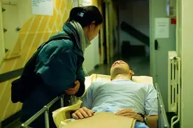 47岁男子频繁腹泻，确诊胰腺癌，医生：身体早有征兆，却被忽视了图片