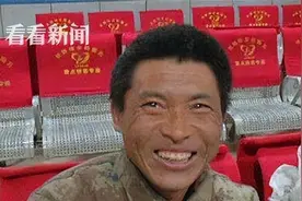 “火车卧铺这么便宜，为什么还有人买硬座？”：你没穷过，你不懂图片