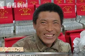 “火车卧铺这么便宜，为什么还有人买硬座？”：你没穷过，你不懂图片