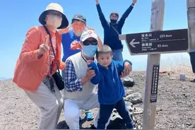她用8个月时间，一针一线熬夜绣十字绣，是为了讨好日本公婆吗图片