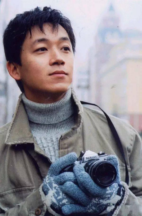 潘粤明与董洁离婚8年：他摆脱抑郁收获真爱，她带儿子苦度光阴