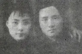 蹇先任：三拒贺龙求婚，抱孩子走完长征路，离婚后独居60载96去世图片