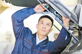 重庆长安汽车股份有限公司汽车电器调试工陈思良：自创“秘籍”专攻汽车疑难杂症图片