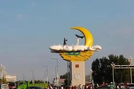 715万牛郎织女雕塑，内里藏着多少猫腻？| 特评图片