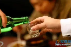 65岁酿酒师揭开白酒两大骗局，至今很多人还深信不疑，你信了吗图片