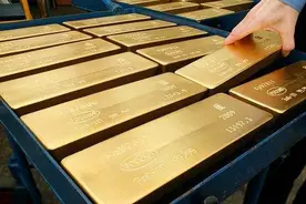 全球黄金储备前10强，美国8133吨位居第一，俄罗斯第5，我国呢？图片