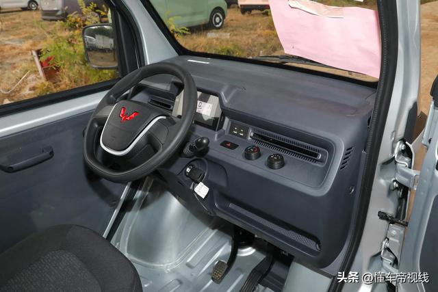 新车 | 取代货运电动三轮车？快递“神器”五菱E10到店实拍