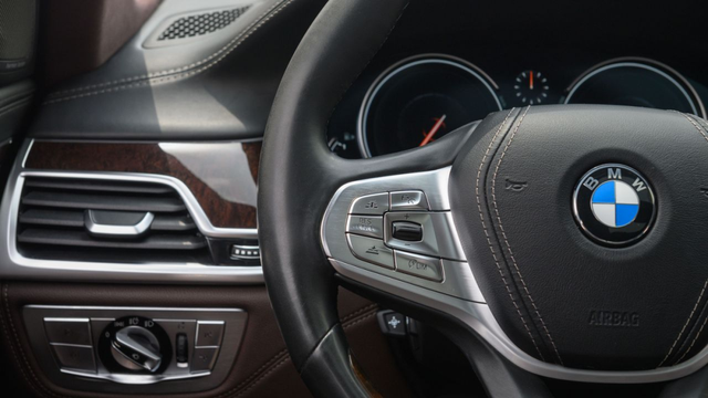 只比新车便宜100万的行政级座驾——二手宝马740Li