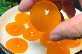 包粽子咸蛋黄不用出去买，教您在家做，两天就能做好个个晶莹剔透图片
