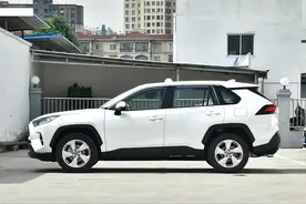 19万提了辆丰田荣放RAV4，开了9800公里，车主一肚子话要说图片