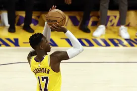 5中2，3中0，季后赛原形毕露！拒绝4年8400万，今后你只能拿底薪图片