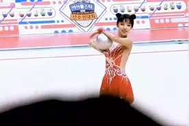 宋雨琦：刻在DNA里的中国魂，在国外无偿帮助中国演员图片