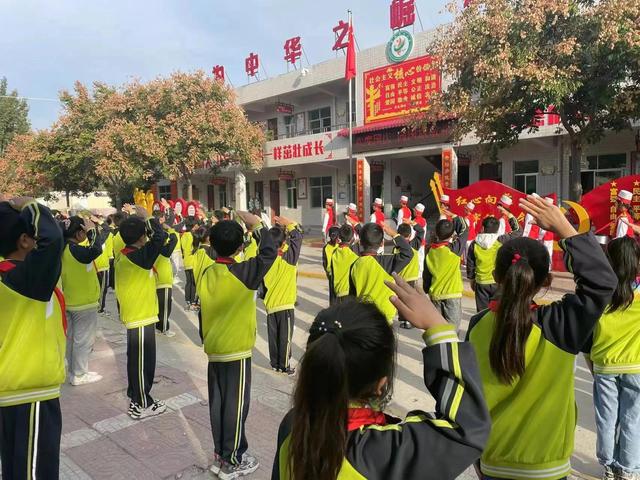 ϲӭ��ʮ�� ���������쾴�� | �������ٹ�ί��֯�����ȶӿ�չӭ����