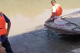 爷爷送孙女上学途中被急流冲走，村民江中游数百米营救未果，事发前上游电站曾放水图片