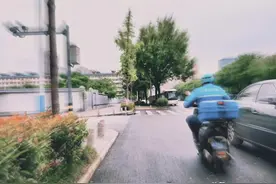 38岁外卖员的日常：跑28楼，日接92单，6年换4台电动车图片