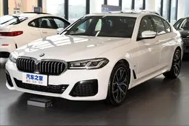 宝马5系：纵置2.0T+8AT进口车，价格没优惠，但就是招人待见图片