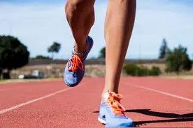 “陪跑”就是不懂得奋斗吗？图片