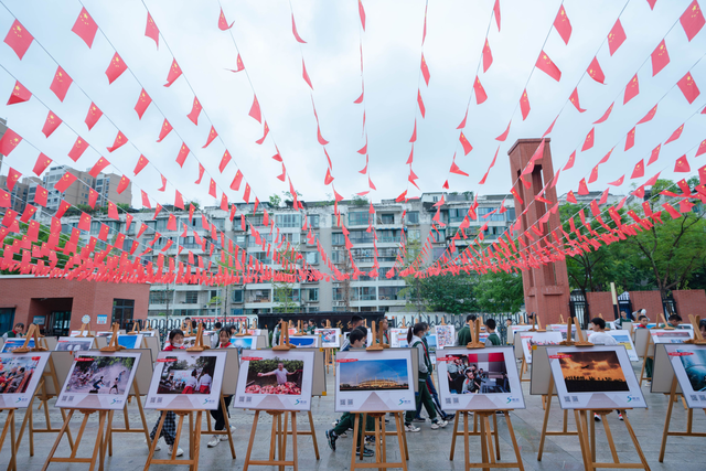 20���������10����ѧУ½��չ�����ⳡ������Ӱչ���ݴ���