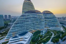 富人住山顶，穷人住海边，在香港住哪个区更有尊严？图片