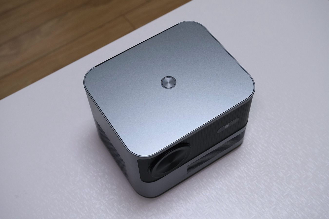 拒绝亮度虚标，还原真实色彩，光元素A1投影仪初体验