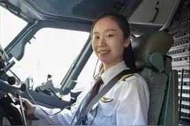 飒！飞行3400小时，湖北这位90后飞行员，成为东航首位女机长！图片