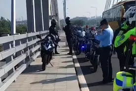 南京摩托车主跳湖，跟摩托圈鄙视链有关？图片