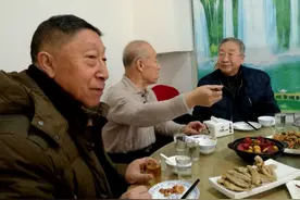 杭州65岁大爷退休金15000，日常自饮不喝茅五剑，却独爱3款实在酒图片