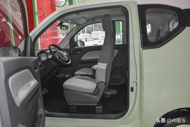 同级销量最高也最便宜，靠谱灵巧城市代步车，实拍五菱宏光MINIEV