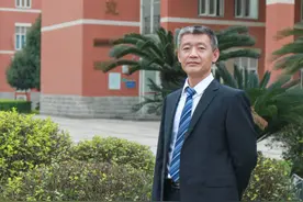 最新！四川大学“硬核教授”入选全国重磅名单，曾主编国家级教材！图片