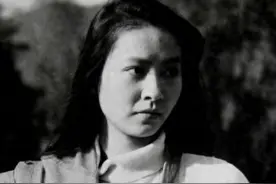 93年我卫校毕业，师范女友提出分手，谁曾想20年后她哭着说后悔了图片