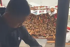 自学做饭5年，临沂12岁男孩走红！妈妈：洗衣拖地照顾弟弟的暖男，学习成绩最头疼图片