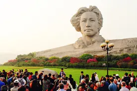 毛泽东主席的《卜算子·咏梅》析赏图片