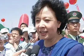 你还记得她吗？她曾是央视最红的主持人，如今过着普通老太太生活图片