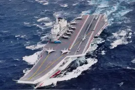 辽宁舰一小时耗油25吨，航行中燃油不足如何补给？图片