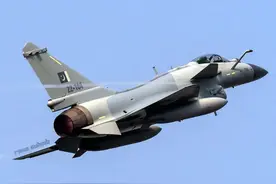 高度评价！巴基斯坦称歼-10CP远好于预期，还支持“语音识别”？图片