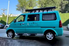 五菱面包车改装床车来了，才用了3000，改装露营车旅行就这么简单图片