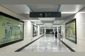 成都地铁开启“省电模式”五天 乘客纷纷表示理解和支持图片